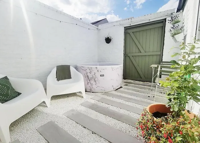 The Salty Seagull スカーバラ